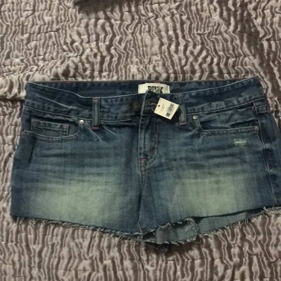 PINK Victoria's Secret Pants - PINK Victoria Secret Shorts sz 4 NWT never worn